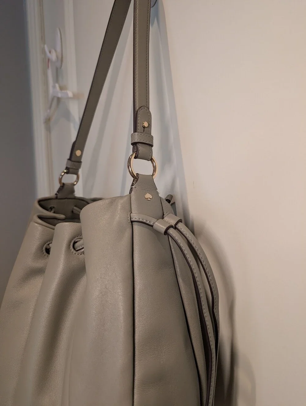 Kate Spade Pinch Shoulder Bag in Oyster Shell